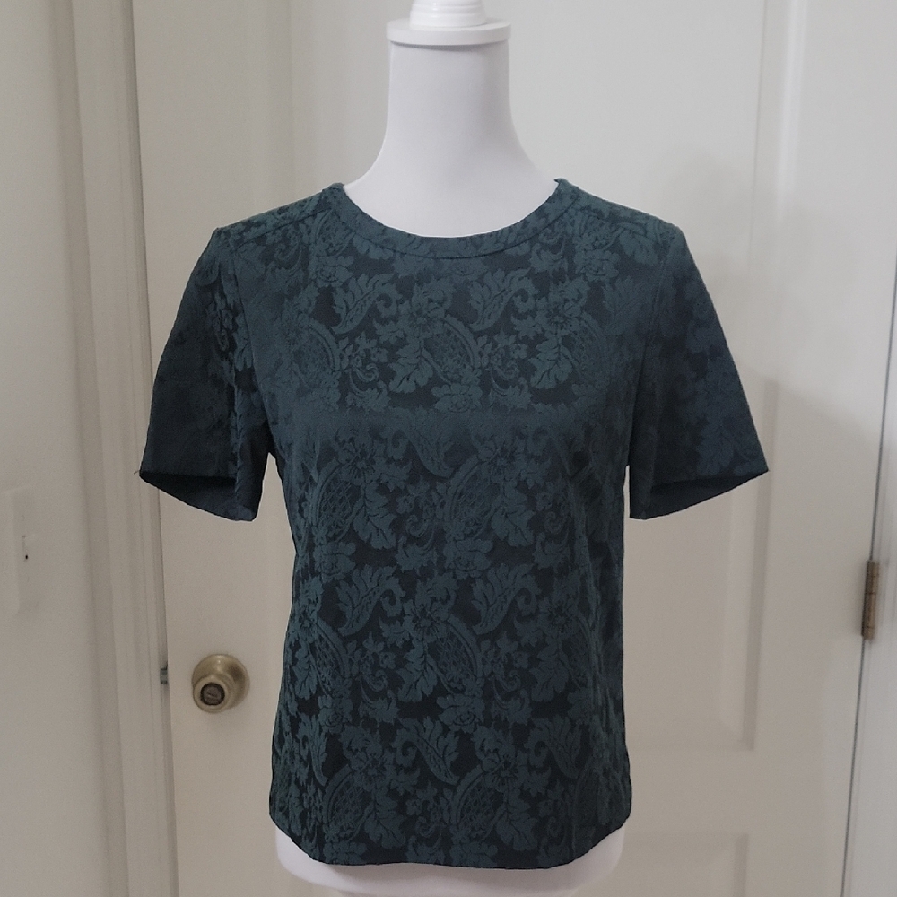 Halogen Size S Green with Black Baroque Jacquard Short Sleeve Top, Like New